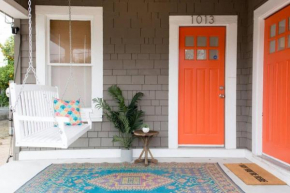Gorgeous Artistic Fully Fenced Home Near Downtown